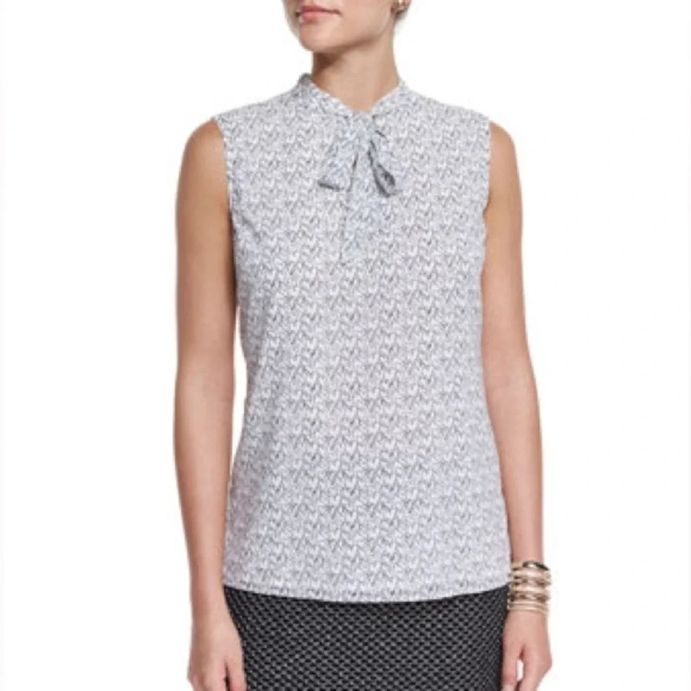 St. John Heart Georgette Print Silk Bow tie Blouse Top Size 6 - - Picture 2 of 8